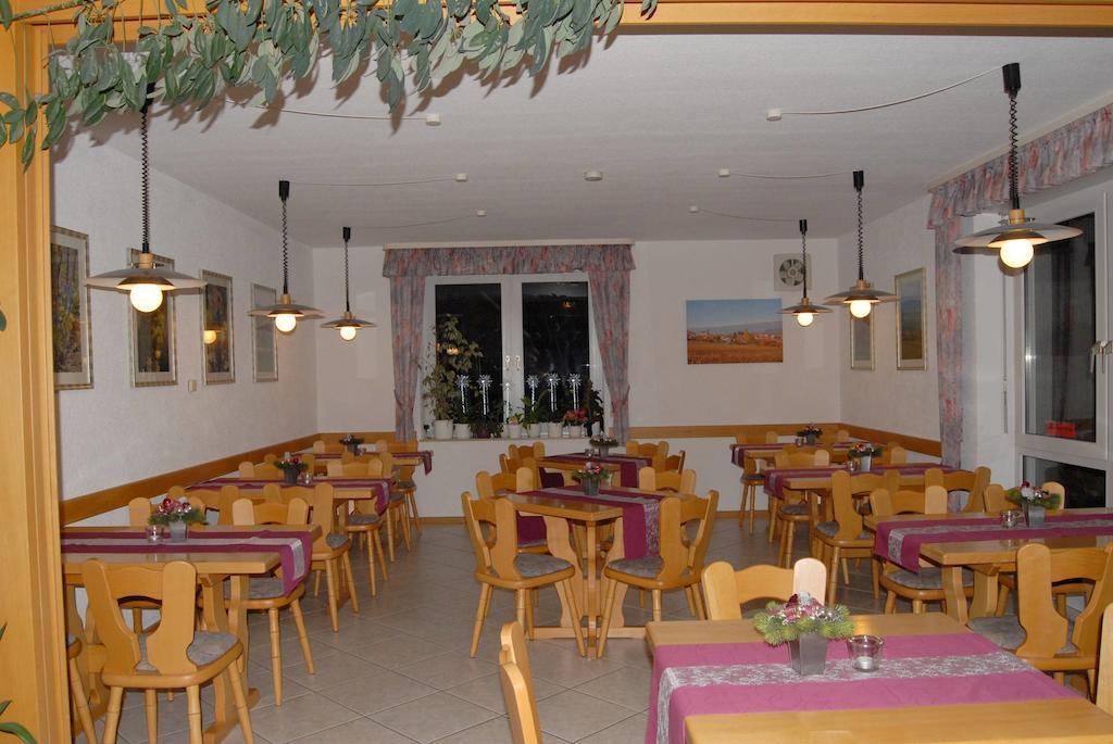 Gaestehaus Kleine Kalmit Λαντάου Εξωτερικό φωτογραφία